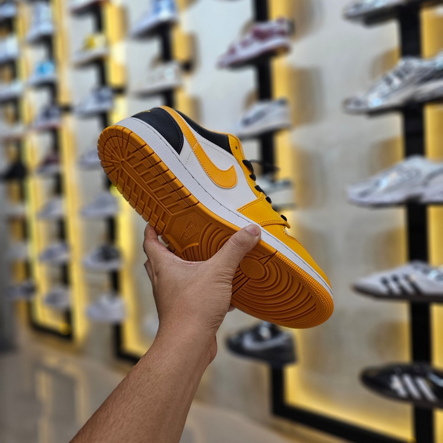 J1 Low Taxi