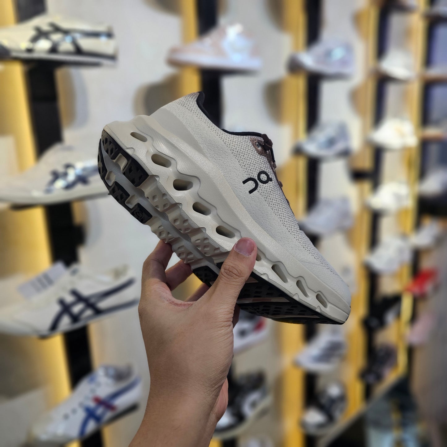 Cloudtilt Clove Sand