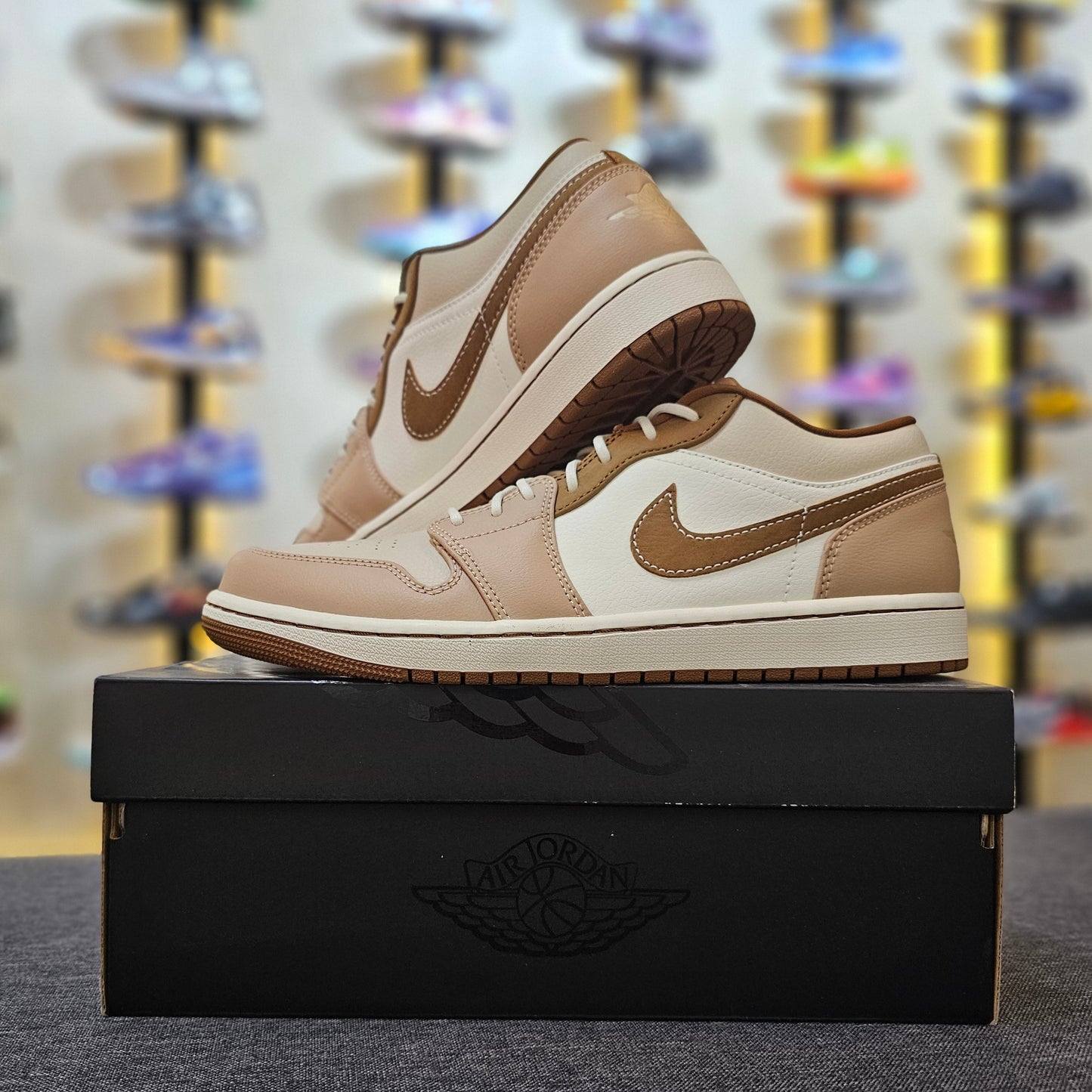 J1 Low British Tan