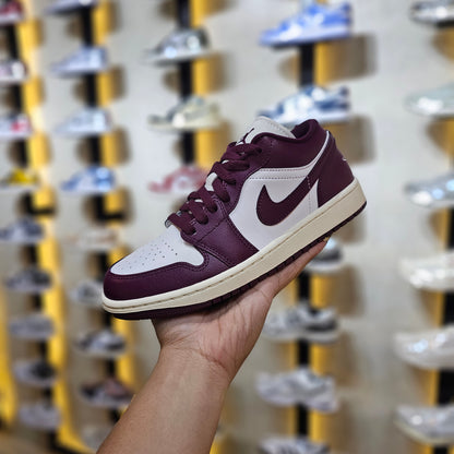 J1 Low Bordeaux Wmns