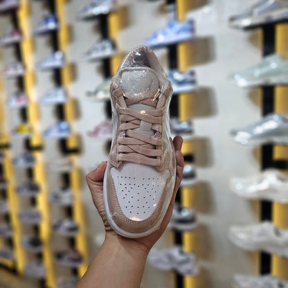 J1 Low Particle Beige Wmns