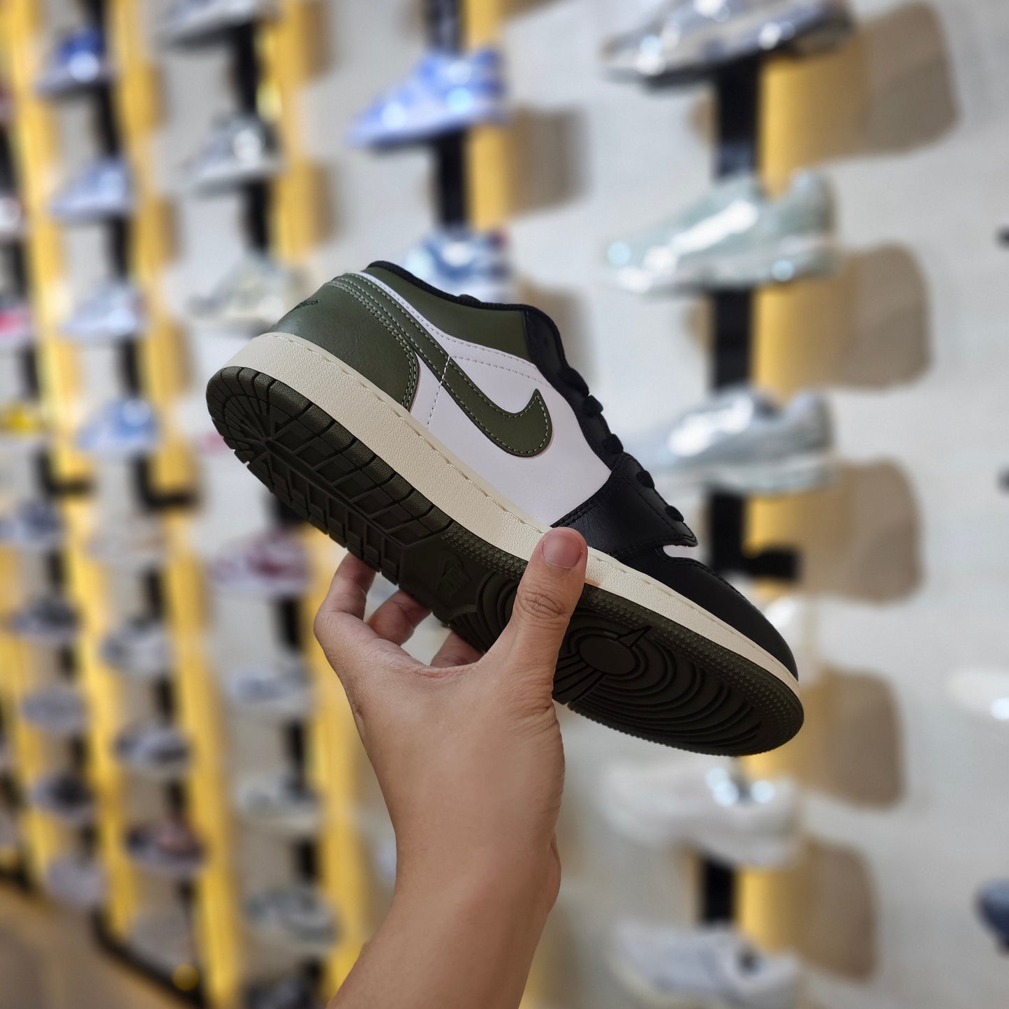 J1 Low Medium Olive GS