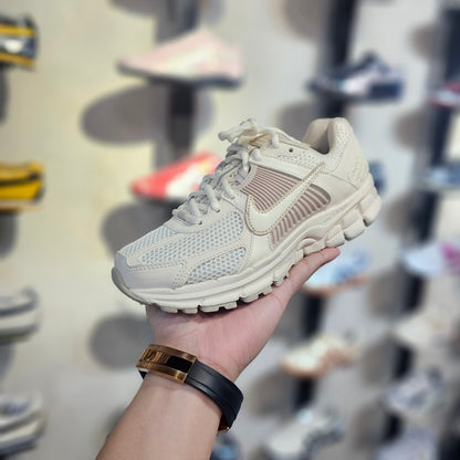 Vomero 5 Pale Ivory