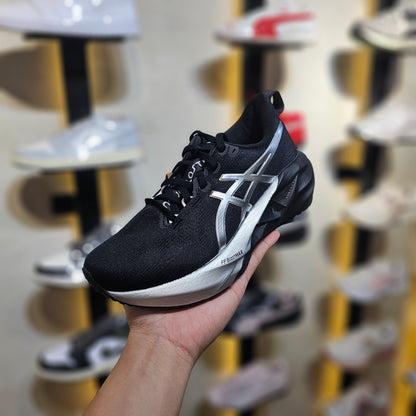 Novablast 5 Platinum Black