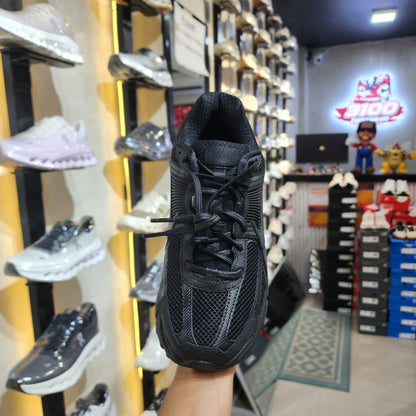 Vomero 5 Triple Black