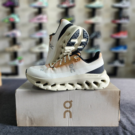 Cloudtilt Almond Ivory